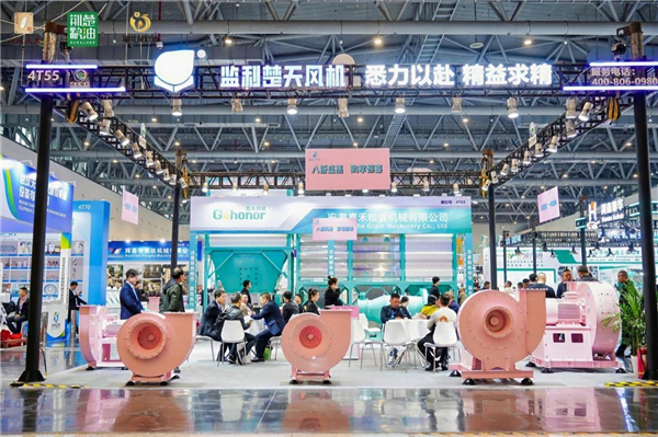 “智造”发力！湖北粮机军团国际展会签约超过3亿元_fororder_a1a6f2939c4f483885b4cff17f21f895