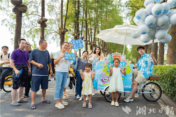 江城热浪遇上海岛清凉 武汉三亚共启“夏日交换”计划_fororder_f08a34bf42e44a30b43c5dcbb1318e75