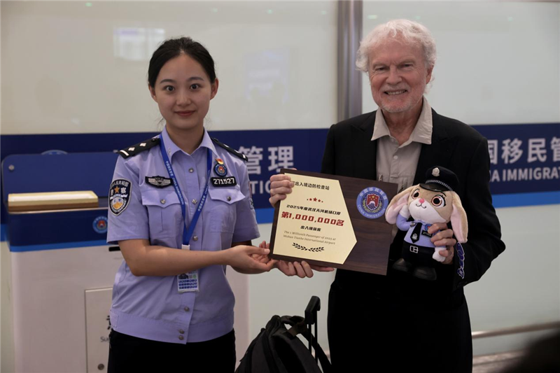 较去年提前49天 武汉天河机场口岸2025年出入境流量突破百万_fororder_图片41