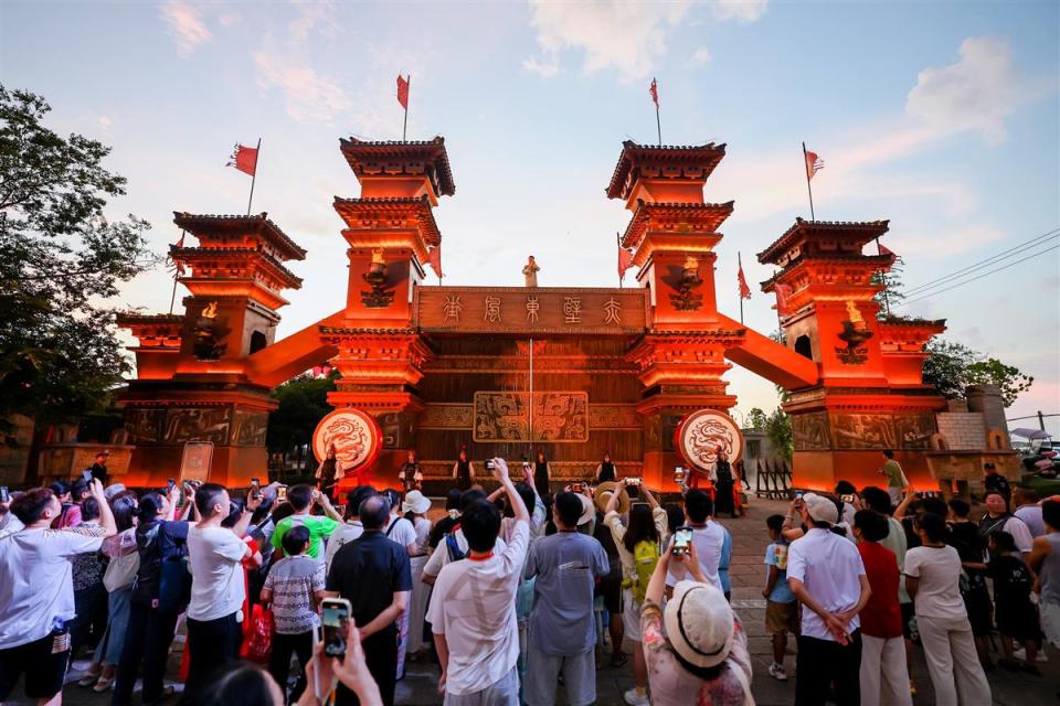 满房、满客、满场！香港旅游团深度体验三国赤壁古战场