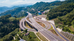 重庆巫云开高速公路全线建成通车