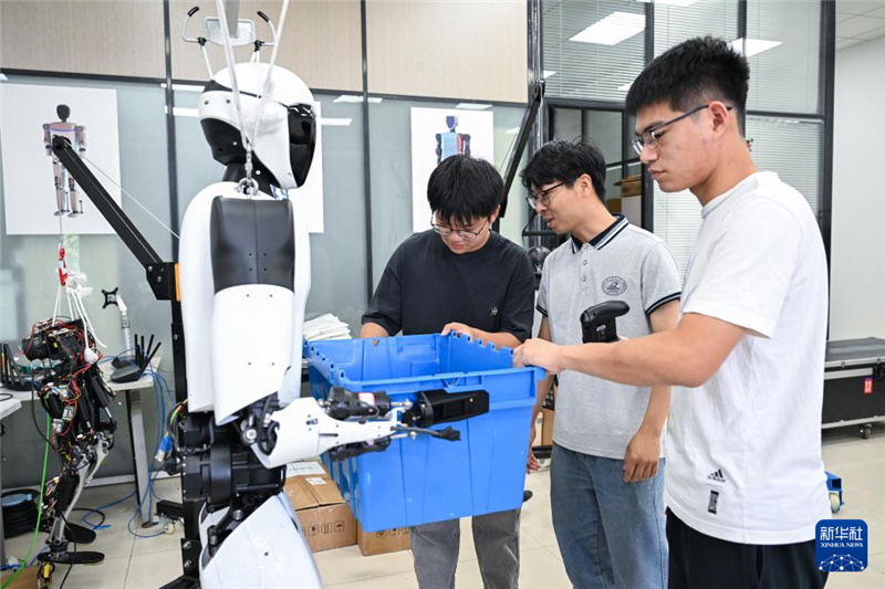 湖北：新生代科研力量助推人形机器人加速成长_fororder_202507018de6a4db5aa547c1965d82e8608b1946_20250701dafcf0ebf1c545e0bad5158347af0a18