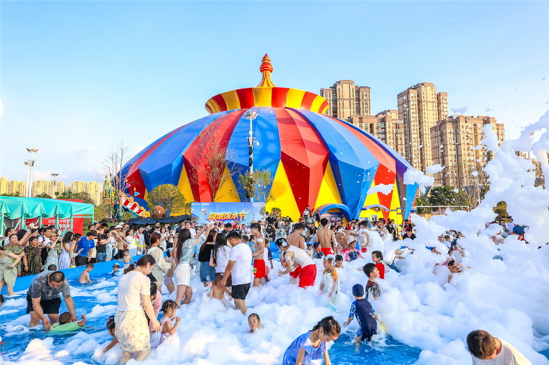 武汉极地海洋度假区22℃清凉一夏： 军人免费游园 市民畅享音乐节与玩水_fororder_图片3