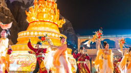 汉阙千灯映古城 侠义襄阳闹新春