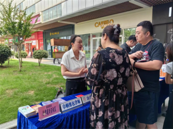 “精准+个性+零距离”送法进市场主体 武汉“法律服务直通车”跑出企业普法工作新路径_fororder_39fa90904f93b75c82c46df184b43228