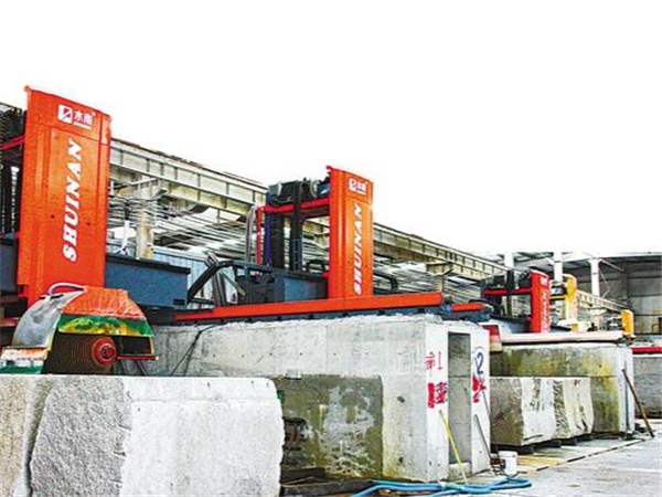老区工业插上“数字翅膀” 黄冈建成100家先进级智能工厂_fororder_微信图片_20250801093744