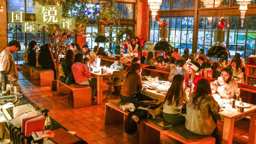 【国际锐评】圈粉世界的“中国式安全感”是如何炼成的？_fororder_a84fa2a7988645ad99fd74ac5a698b6b.800x534_副本