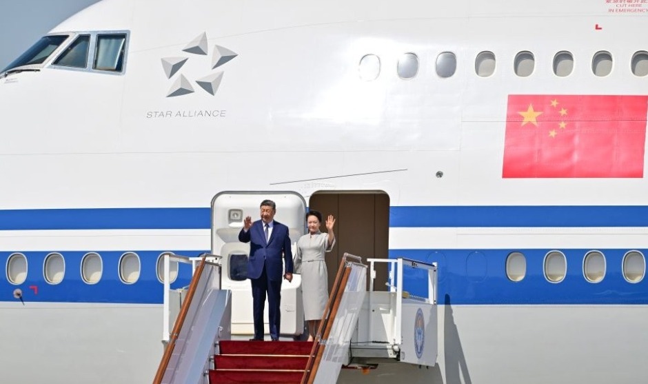 习近平抵达比什凯克