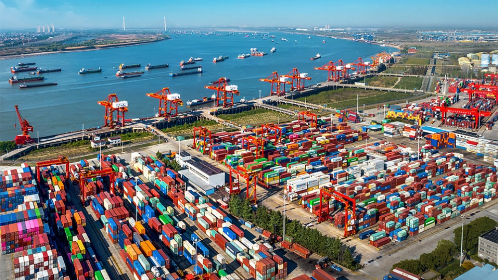 中西部地区构筑内陆开放新高地 跑出外贸“加速度”_fororder_1762082960719_508