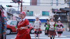 “村T”自信演绎“民族的就是世界的”_fororder_1a8ac3644a6845e8ad1c1dfcbb8cf965.800x533.750x2147483647