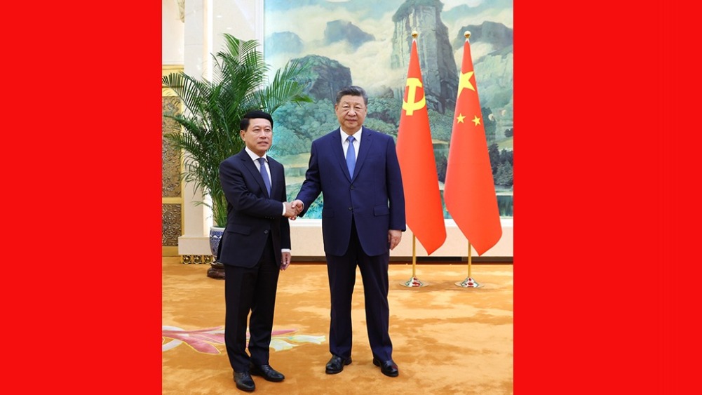 习近平会见老挝人民革命党中央总书记、国家主席特使沙伦赛_fororder_1776771913334_960