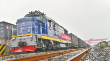 四川西部陆海新通道班列跑出“加速度”_fororder_c9d26b99-94e6-408e-b3df-88a754ed8281.800x462.750x433