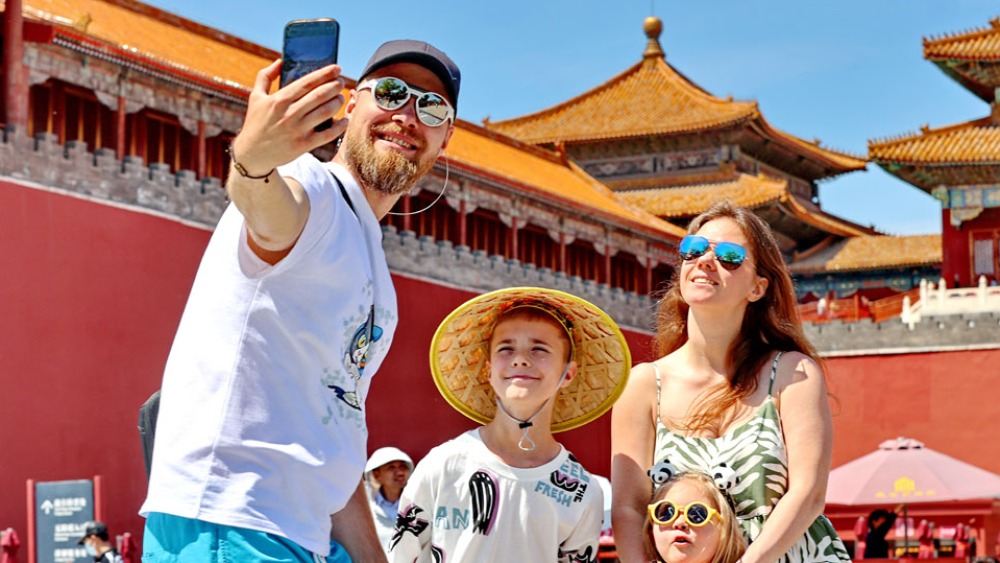 中国免签“朋友圈”持续扩容 政策红利助推暑期消费掀热潮_fororder_1752287180860_301