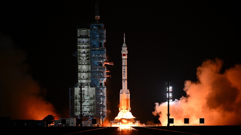 神舟二十三号载人飞船发射取得圆满成功_fororder_1779637068737_340