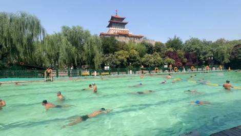 济南泉水浴场焕新开放 市民游客畅享清凉夏天_fororder_834ec5b23ec54dac9f04dfcdd3f3ead7.1920x1080.750x2147483647