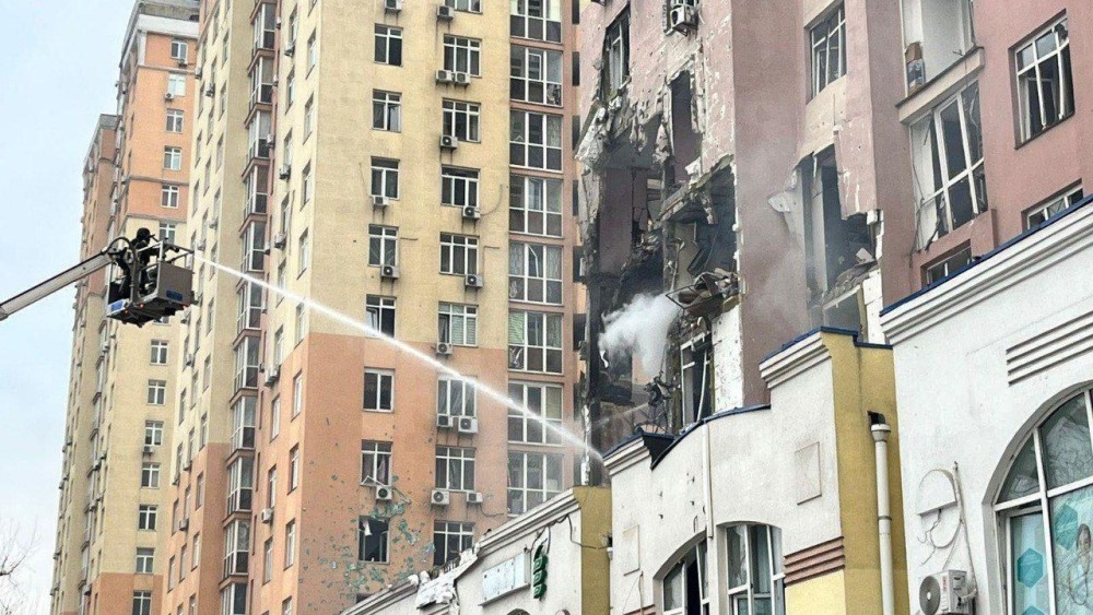 视频丨一份计划两个版本 乌总统再赴美谈“和平协议”_fororder_20251228025103400