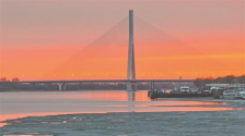 一江春潮起 流光映冰城_fororder_2f496561-9e8a-4dca-858f-87df3290856c.767x489.750x478