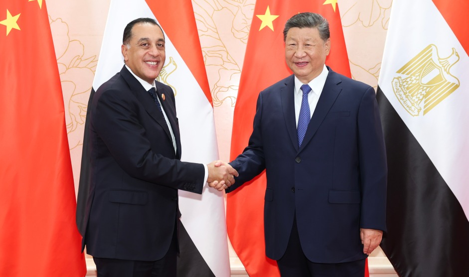 习近平会见埃及总理马德布利_fororder_上合组织天津峰会丨习近平会见埃及总理马德布利XxjpsgC000327_20250830_PEPFN0A001.JPG