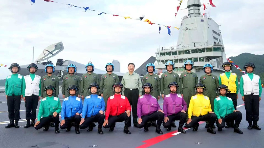 习近平视察福建舰_fororder_8f8950140b32487a8f5f8f8413945288