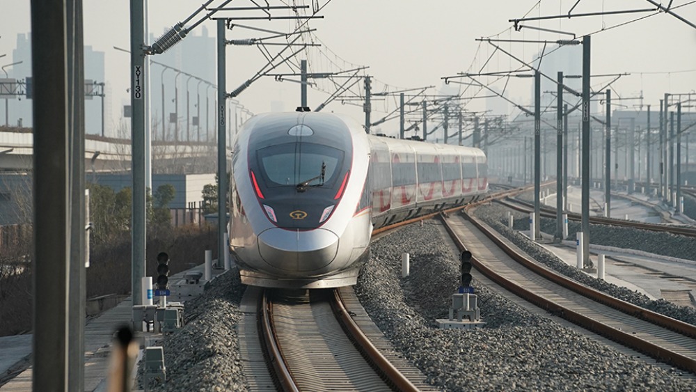 西延高铁开通 我国高铁里程突破5万公里_fororder_1766732245275_422