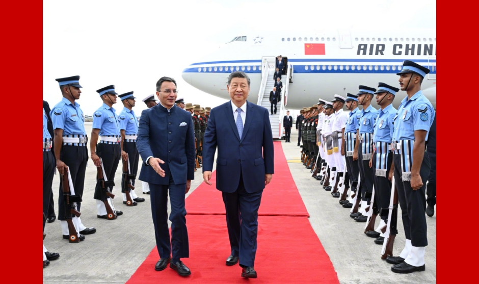 视频丨习近平抵达新德里出席金砖国家领导人第十八次会晤_fororder_1(4)焦点图