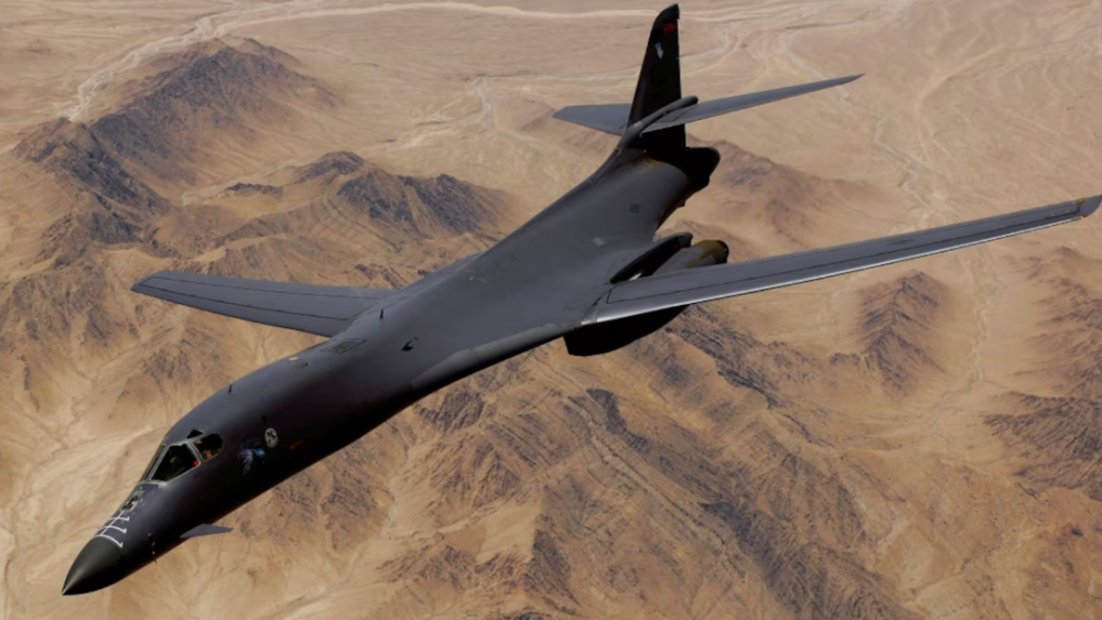 B-1B轰炸机飞向加勒比海 对地区局势有何影响？_fororder_20251024054749087