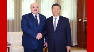 “中国和白俄罗斯是真朋友、好伙伴”_fororder_时政红底(3)