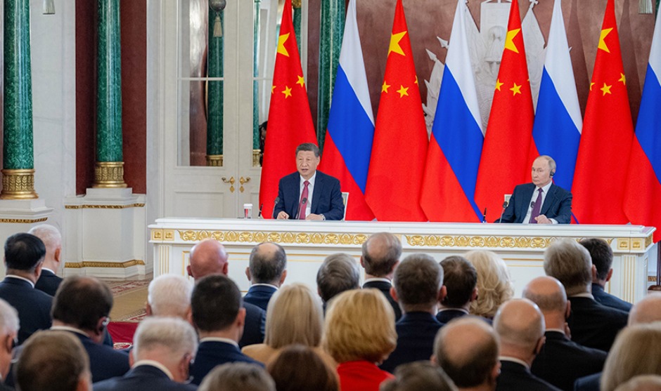 习近平同俄罗斯总统普京共同会见记者_fororder_1746715129133_332