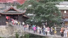 传承红色基因 各地红色旅游升温_fororder_VIDEUXefbmQV1CiUUz6aiMdA260627