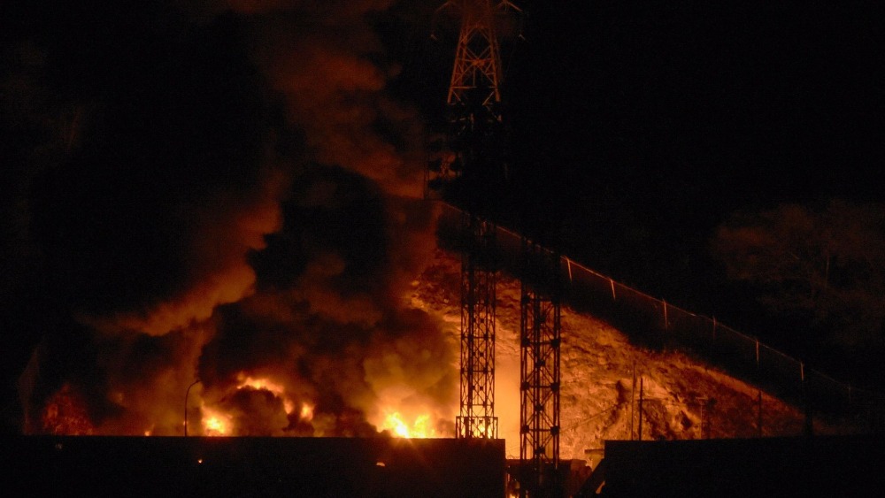 持续更新丨卫星图像显示委内瑞拉军事基地遭美军轰炸前后对比_fororder_委内瑞拉首都加拉加斯传出数声爆炸巨响(1)