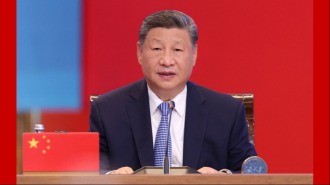 “中国—中亚精神”为世界提供了发展新模式_fororder_时政红底(2)