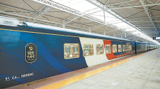 熊猫专列又上新 “锦绣天府号”开启首发试乘_fororder_55d1e4b6-ba51-4eda-aa49-b609b3465da8.800x510.750x478