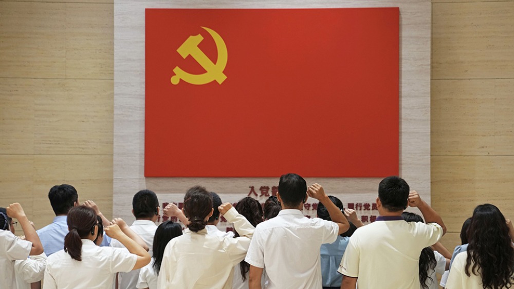 为以中国式现代化全面推进强国建设、民族复兴伟业而不懈奋斗_fororder_1783077563582_829