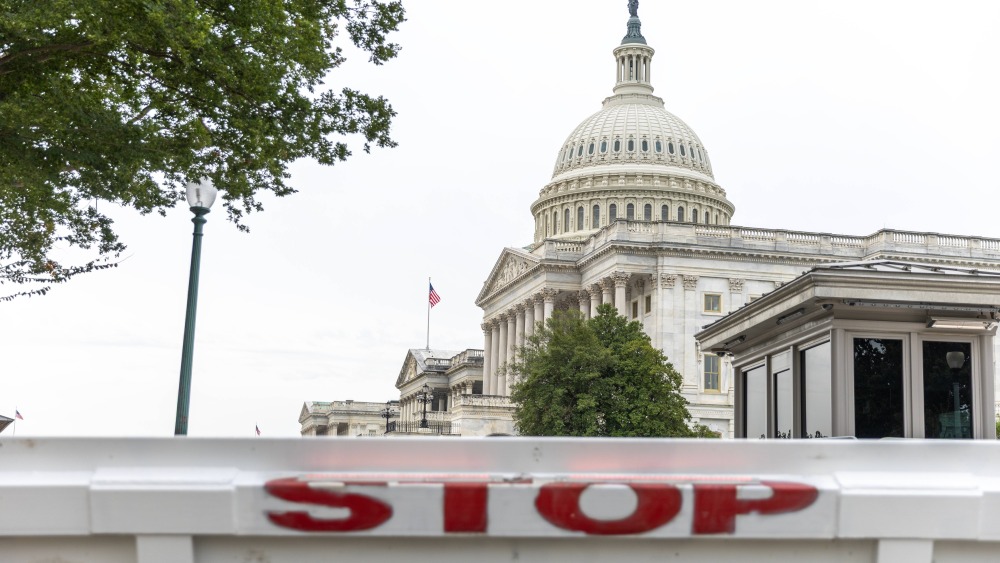 停摆升级 航空大乱 美两党拉锯战多久落幕？_fororder_015ab0deddb4d6ef67d5b474a17c2753