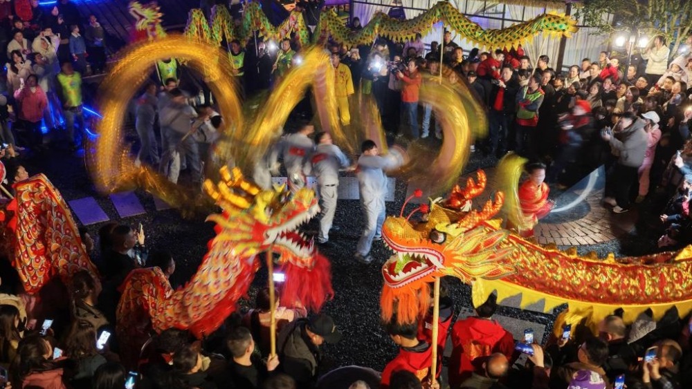 各地多彩活动喜迎元宵节_fororder_202603029300d38f86a24258a8b744c476ccf65f_202603025bad4a6845f0436f898d5b333f788400