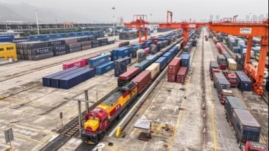 以重庆为枢纽 “东盟快班”重塑国际物流新范式