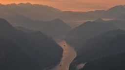 重庆：巫峡晨景如诗如画