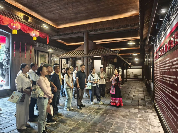 “张远伦文学工作室”落户重庆彭水_fororder_mmexport1758869389917