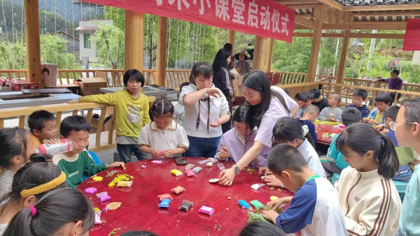 重庆市秀山县钟灵镇：乡贤归巢 激活乡村振兴新动能_fororder_图片3