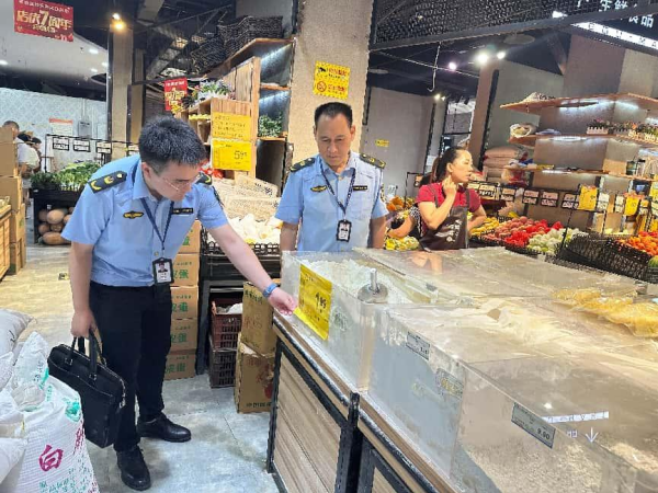 重庆大足龙岗街道市场监管所“三招”严守散装食品安全关_fororder_图片1
