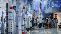 重庆“科技馆之夜”上新人气爆棚
