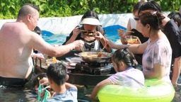 “水中火锅”演绎重庆特色文旅新浪漫