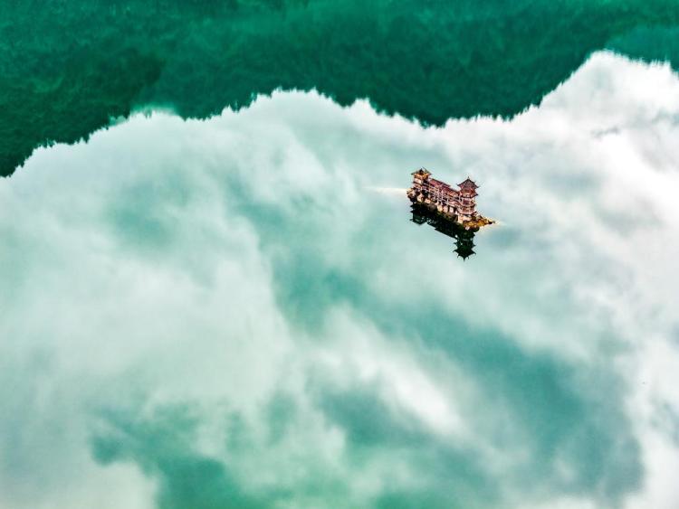重庆黔江：小南海湿地自然保护区秋景如画
