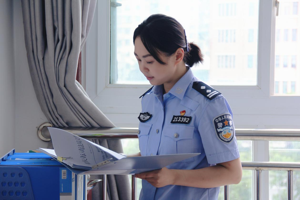 重庆垫江民警王芷萱：用法律诠释公平正义 用忠诚书写责任担当_fororder_图片1