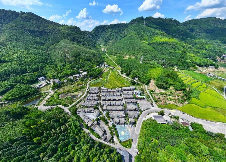 重庆梁平：高山乡镇秋色美