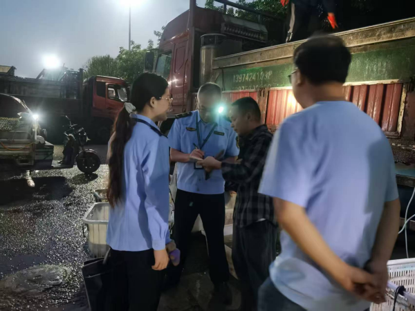 重庆市大足区市场监管局重拳整治农村假冒伪劣食品 筑牢“舌尖安全”防线_fororder_图片1