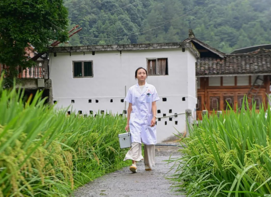 重庆酉阳“90后”乡医敖林叔：扎根乡土十年 守护百姓健康_fororder_微信图片_20250821125006