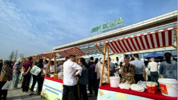 重庆璧山：轨道“小站台”变身乡村“大集市”