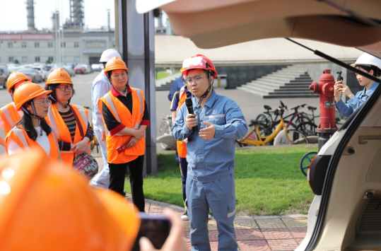 迎接“世界地球日” 重庆川维化工举办绿色低碳主题开放日活动_fororder_微信图片_20250421162129