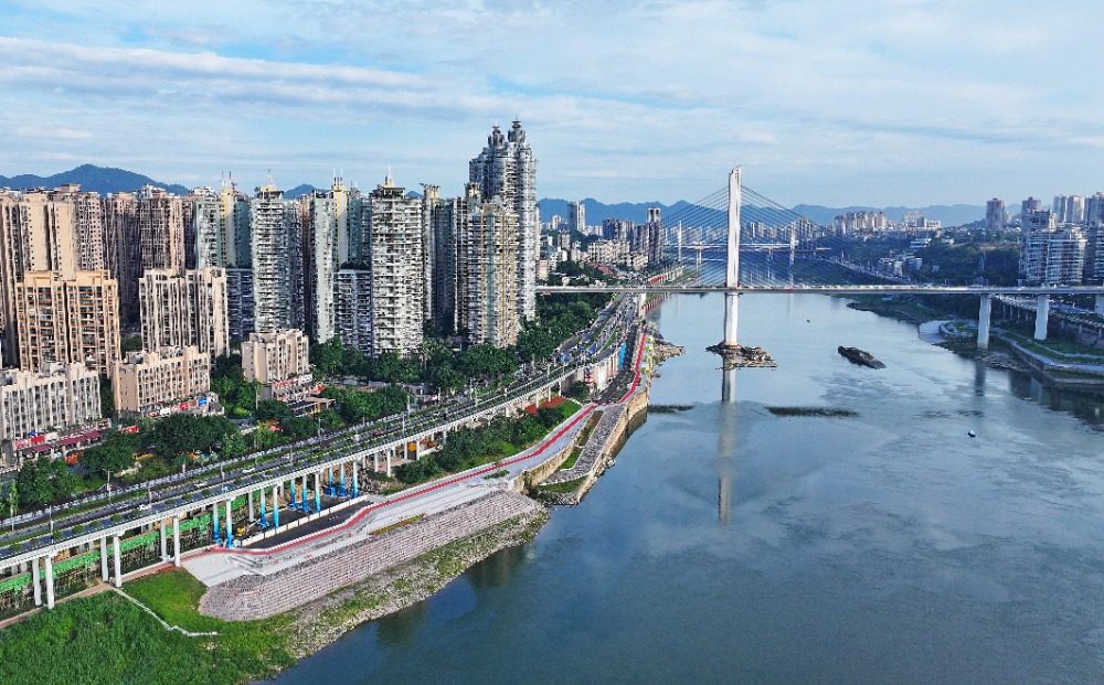 重庆两江四岸添新景 沙滨路中渡口码头景观平台建成开放